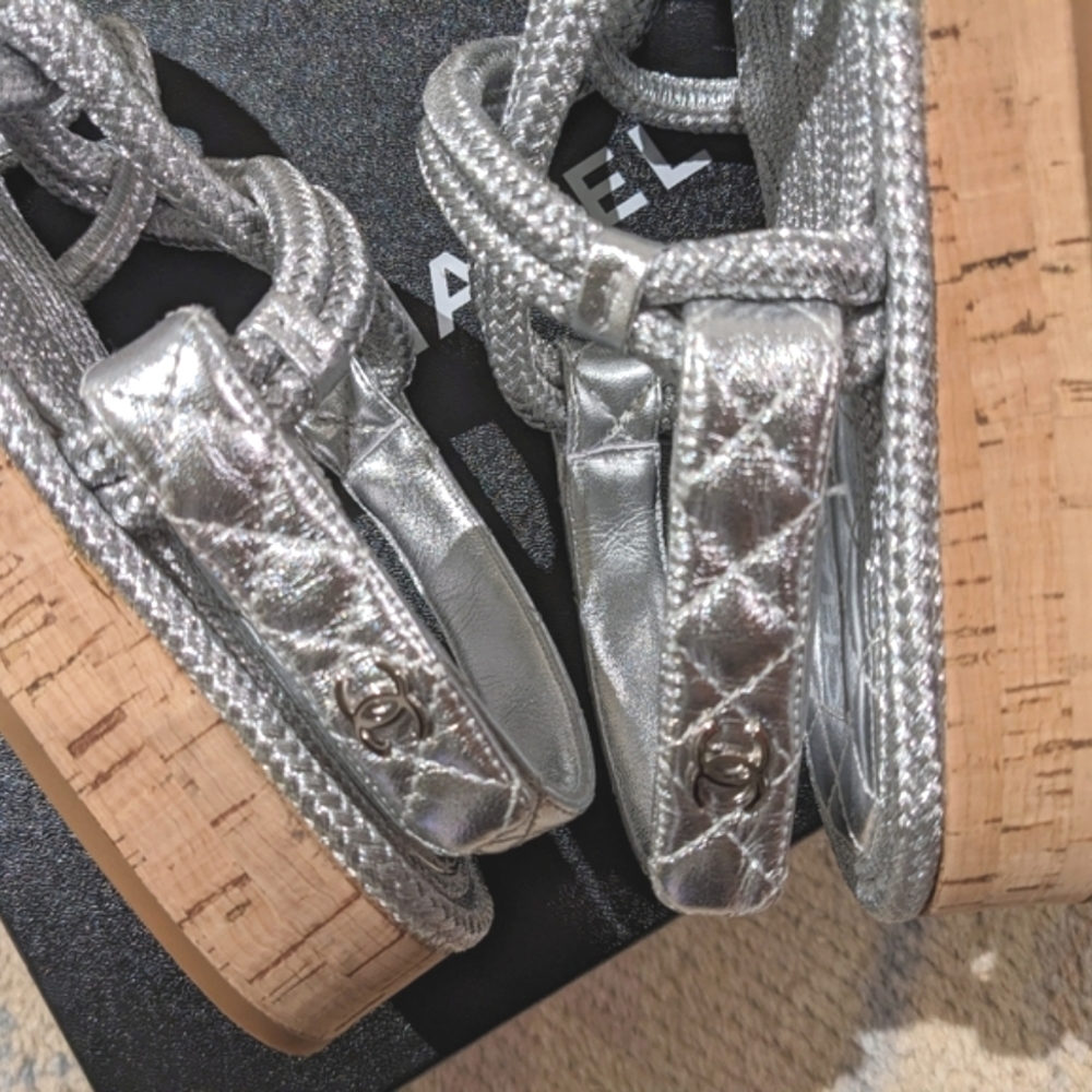 🎁SOLD CHANEL🤩20S CC Lambskin Cord Rope Logo Dad Sandals in Silver Sz 39 - Picture 8 of 16